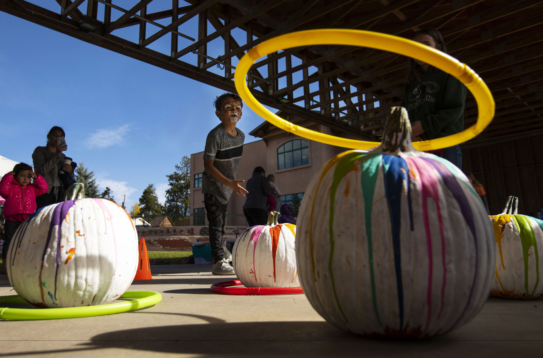 100619-news-colorfulpumpkinfest 01.jpg